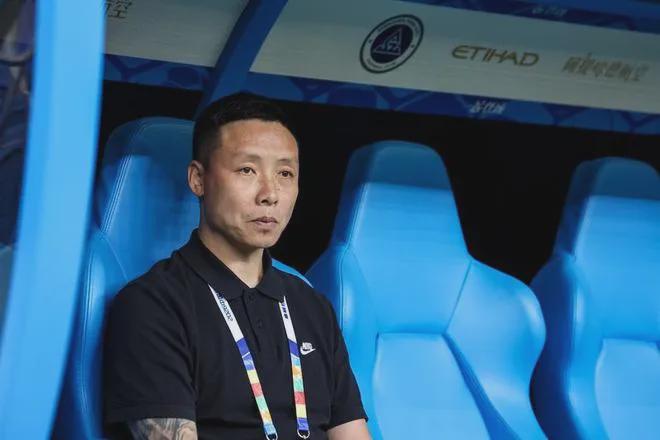世界杯客户端下载说明-陈涛赢球还下课！深圳新鹏城敲定新帅，曼城集团卫星球队主帅